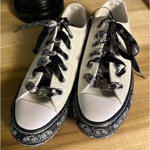 Miley Cyrus Converse